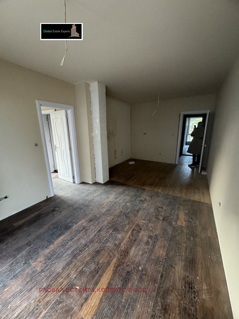 Продава 2-СТАЕН, гр. София, Света Троица