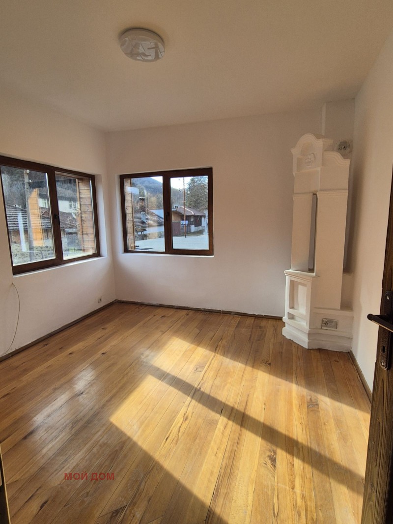 Продава КЪЩА, гр. Елена, област Велико Търново, снимка 4 - Къщи - 53228317