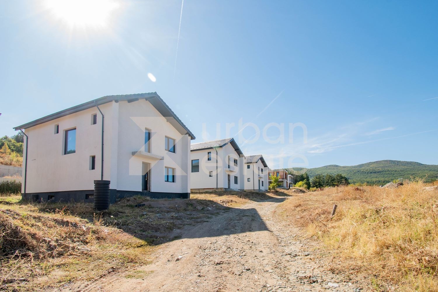 Продава КЪЩА, с. Нови хан, област София област