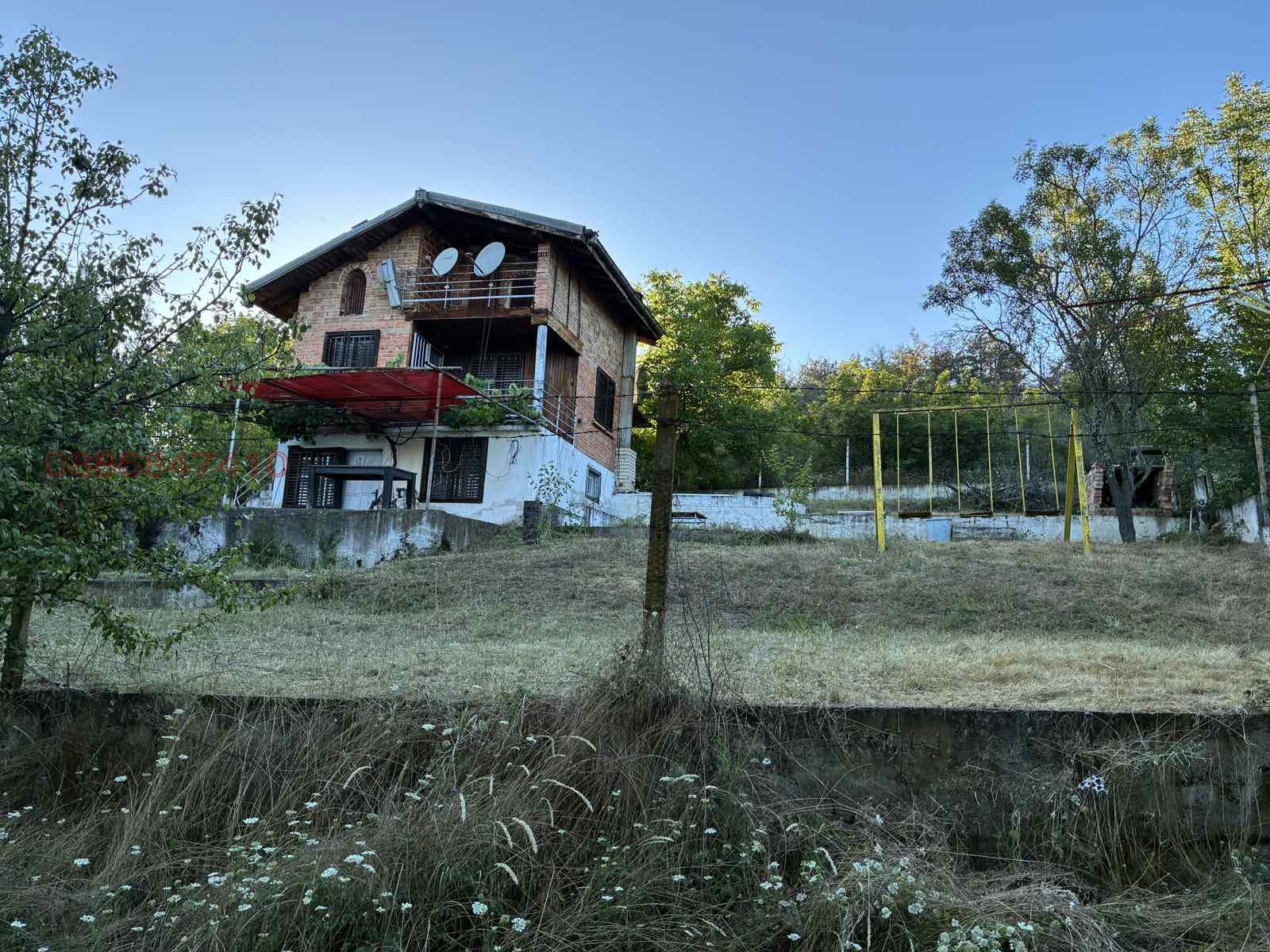 Продава ВИЛА, с. Песнопой, област Пловдив