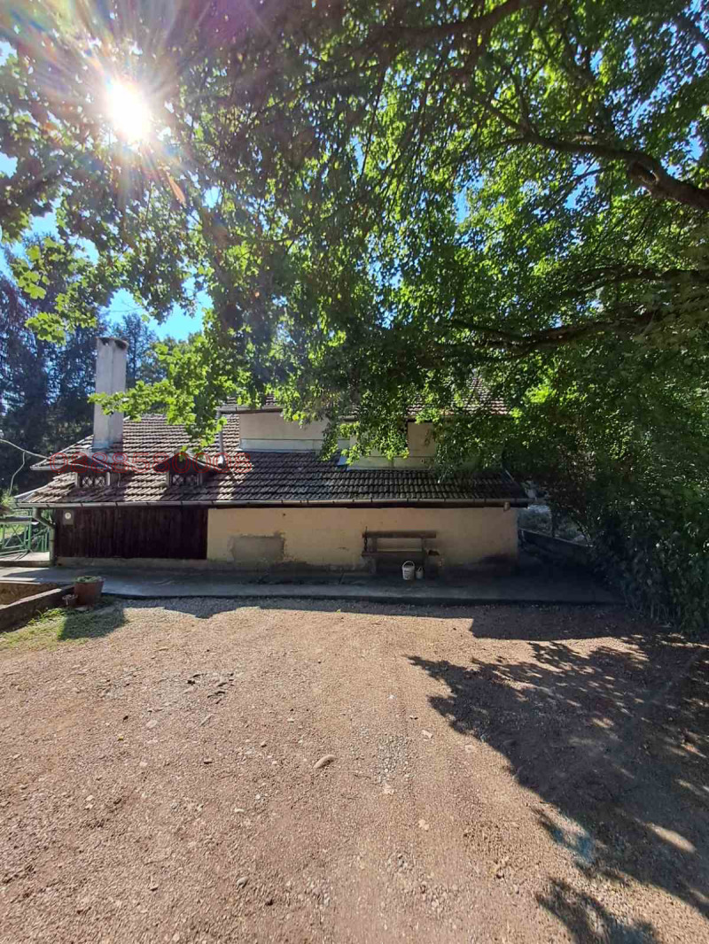 Продава ВИЛА, с. Бежаново, област Ловеч, снимка 2 - Вили - 52779824