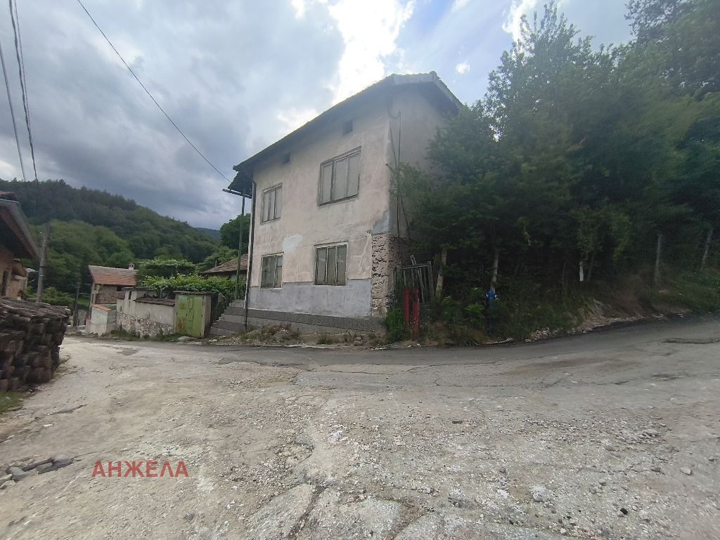 Продава КЪЩА, с. Габровица, област Пазарджик