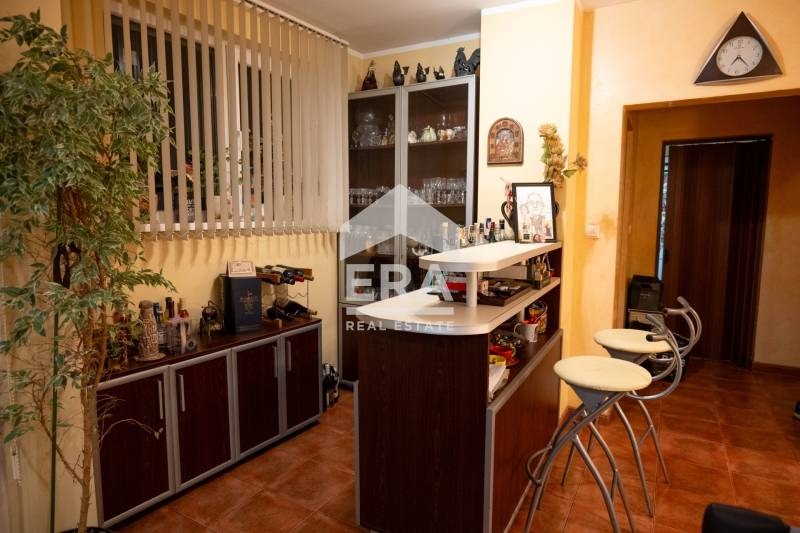 Продава МНОГОСТАЕН, гр. София, Бъкстон