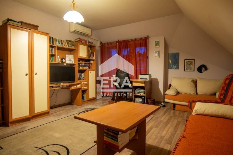 Продава МНОГОСТАЕН, гр. София, Бъкстон, снимка 2 - Апартаменти - 53473271