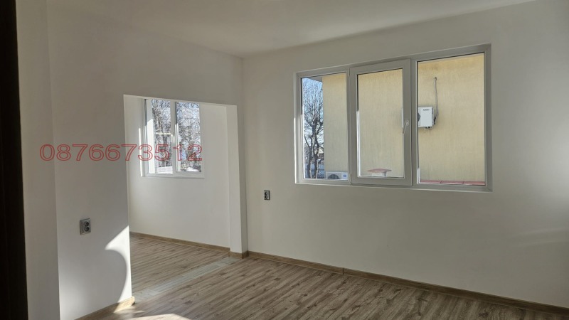 Продава ЕТАЖ ОТ КЪЩА, гр. Варна, Галата, снимка 3 - Етаж от къща - 52850955