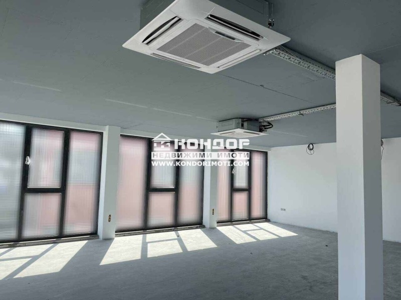 In vendita  Edificio industriale Plovdiv , Industrialna zona - Iug , 2042 mq | 88597069 - Immagine [2]