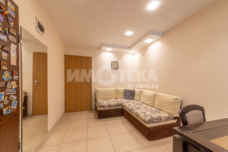 Продава 3-СТАЕН, гр. Варна, Център, снимка 3 - Апартаменти - 51718905