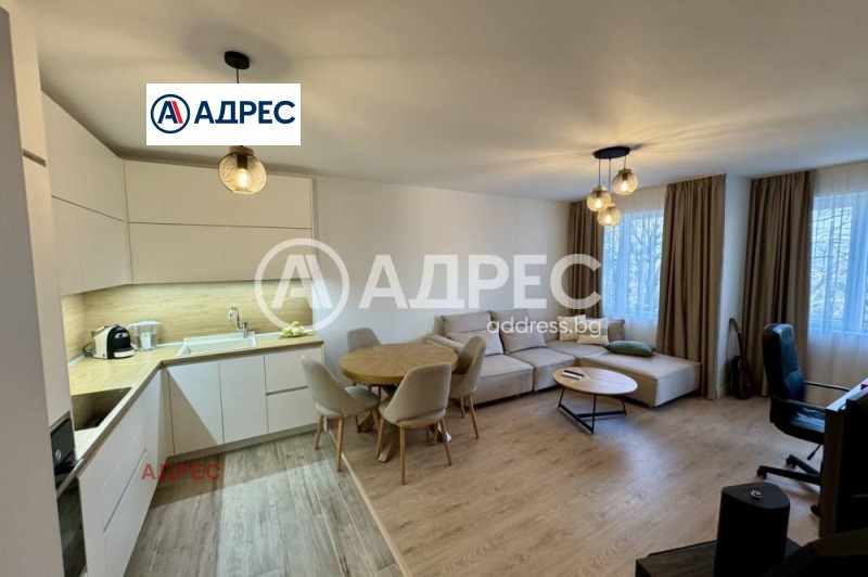 En venta  2 dormitorios Varna , Izgrev , 99 metros cuadrados | 81705421