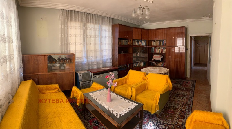 À venda  Andar da casa região Plovdiv , Karlovo , 120 m² | 39520493