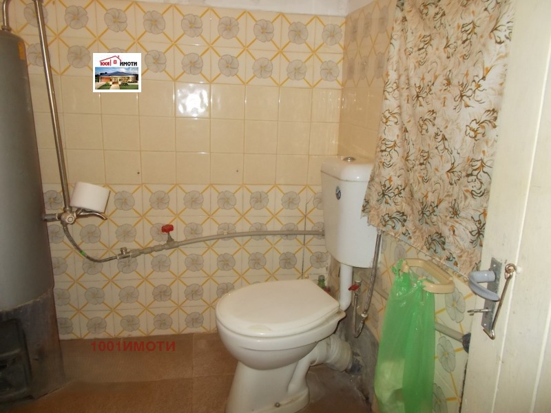 Продава КЪЩА, с. Преспа, област Добрич, снимка 2 - Къщи - 52123044