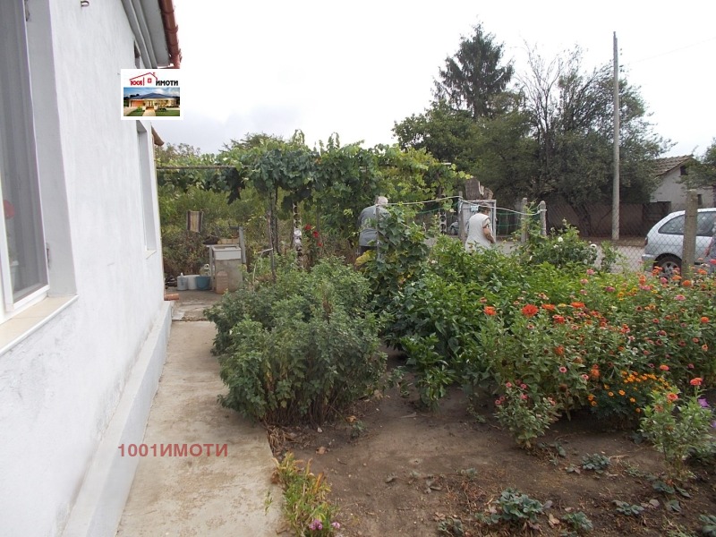 Продава КЪЩА, с. Преспа, област Добрич, снимка 8 - Къщи - 52123044