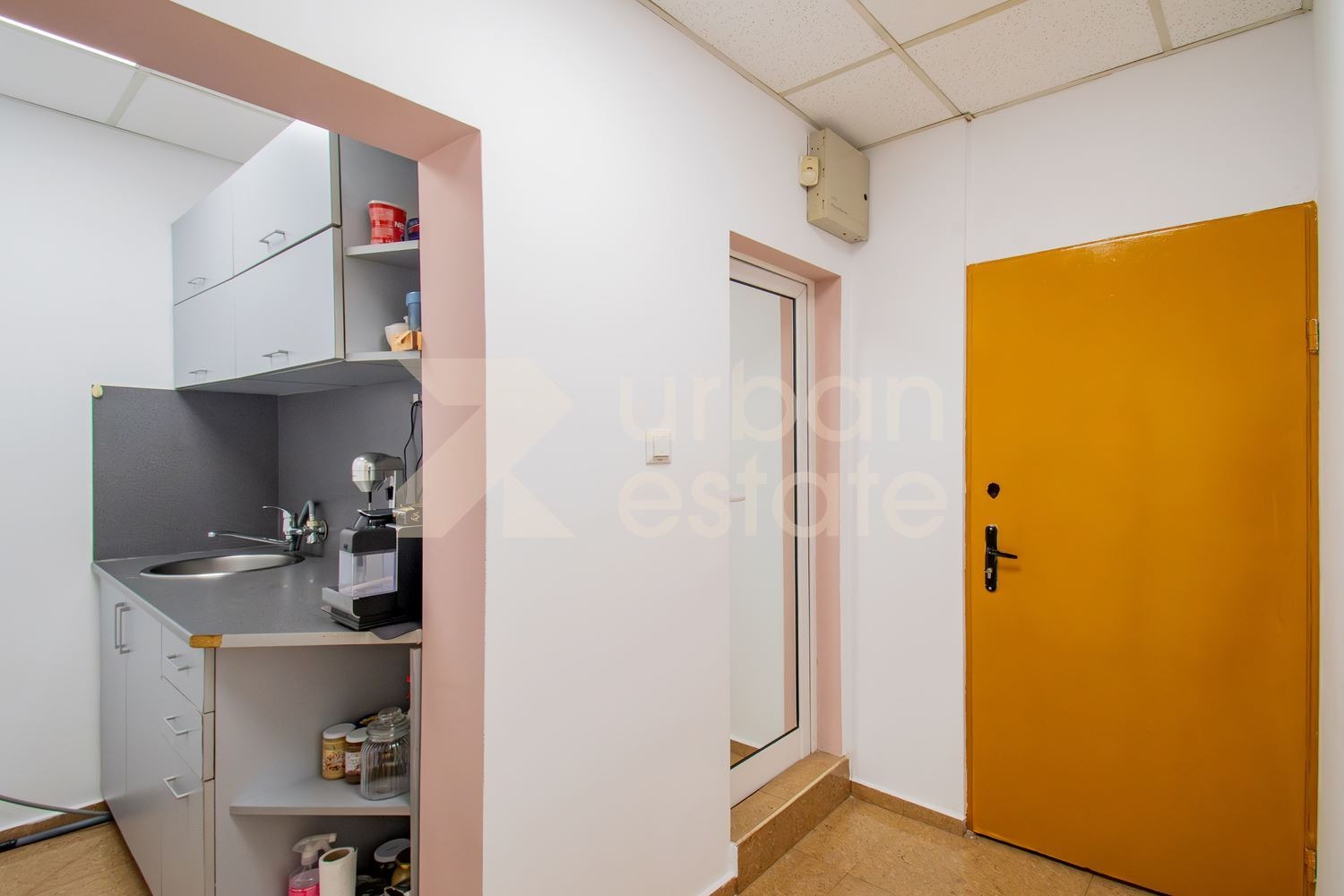 Продава МАГАЗИН, гр. София, Обеля 1, снимка 9 - Магазини - 56725706
