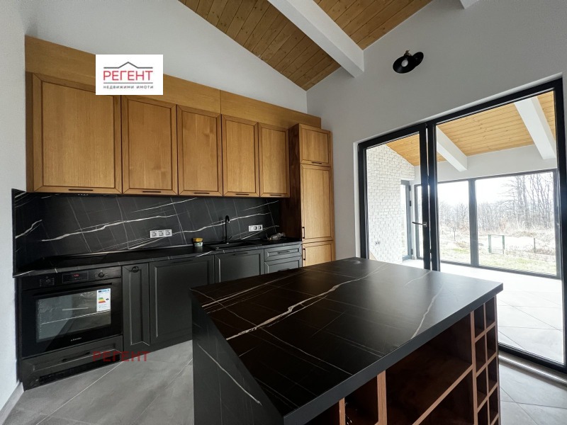 Продава КЪЩА в град Габрово, Войново - 160 кв.м / 234 000 € » 457 664.22 лв., РЕГЕНТ