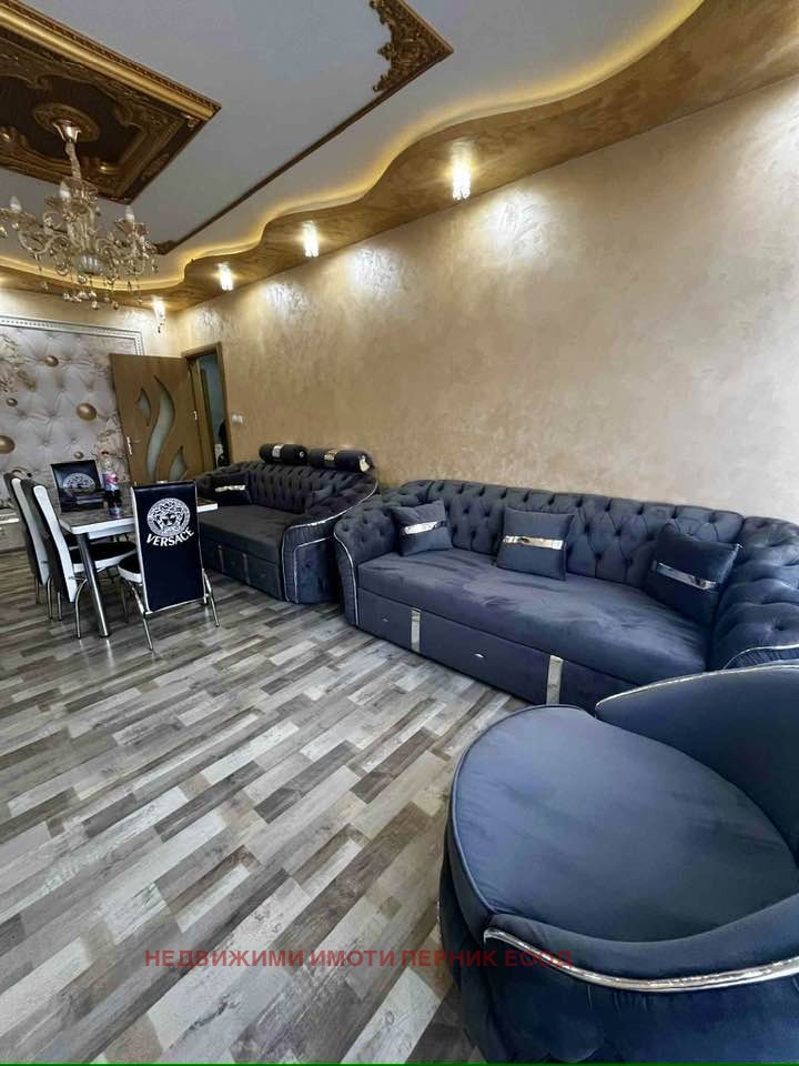 Продава  2-стаен област Перник , гр. Радомир , 70 кв.м | 28609447 - изображение [2]