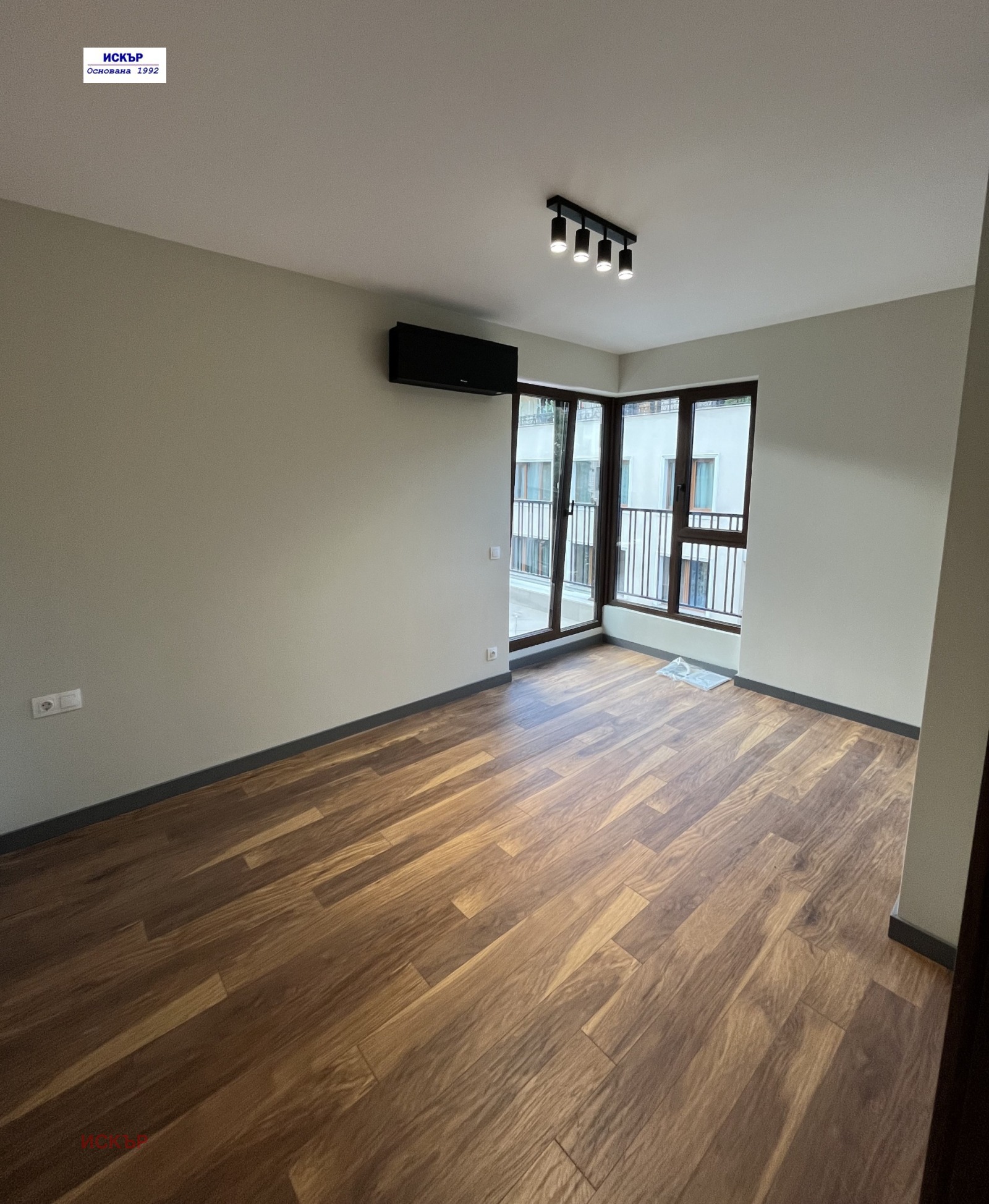 Продава 3-СТАЕН, гр. София, Оборище, снимка 3 - Апартаменти - 54552182