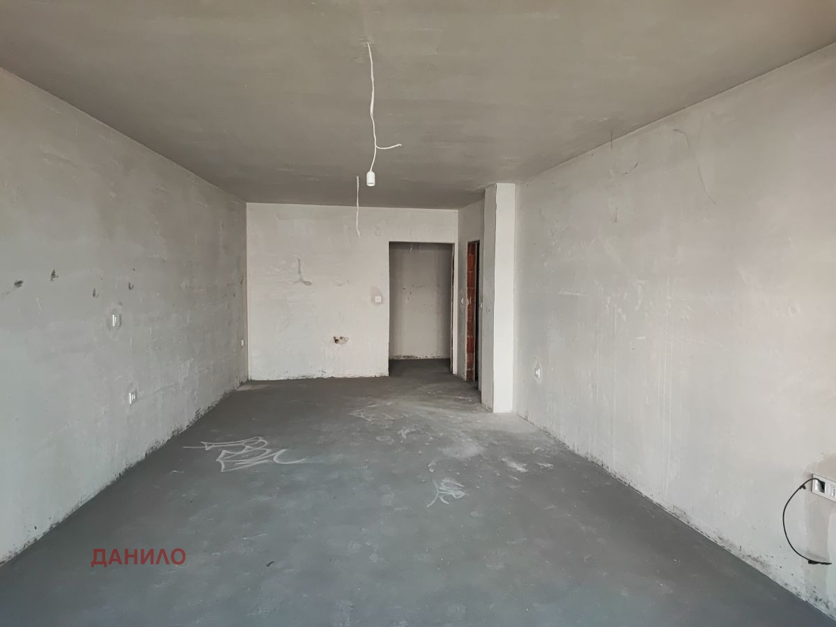 Продава 4-СТАЕН, гр. Велико Търново, Бузлуджа, снимка 2 - Апартаменти - 48907988