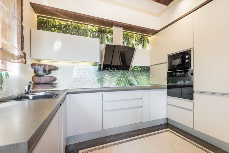 Продава КЪЩА, гр. Варна, м-т Горна Трака, снимка 2 - Къщи - 53368156