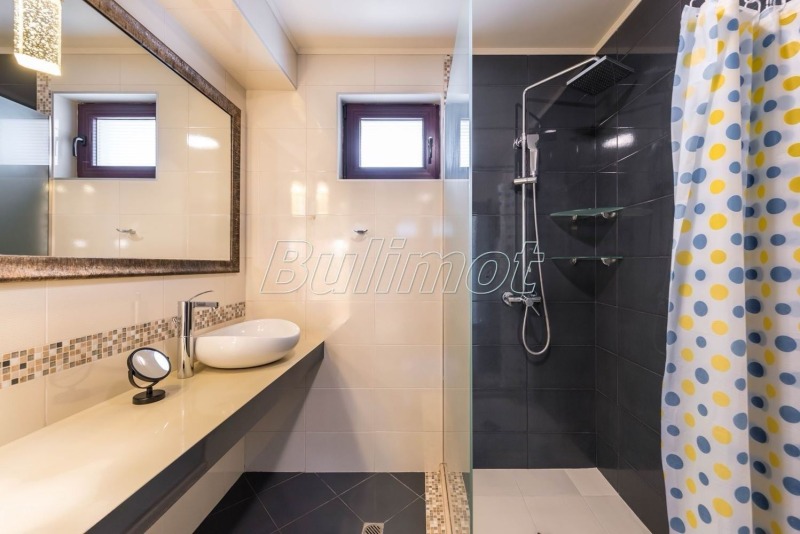 Продава КЪЩА, гр. Варна, м-т Горна Трака, снимка 12 - Къщи - 53368156