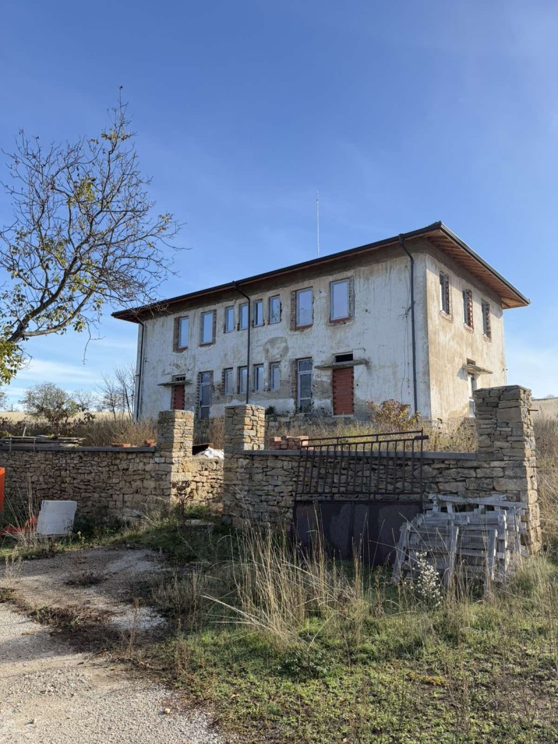 Продава ХОТЕЛ, гр. Велико Търново, м-т Козлуджа, снимка 2 - Хотели - 53308300