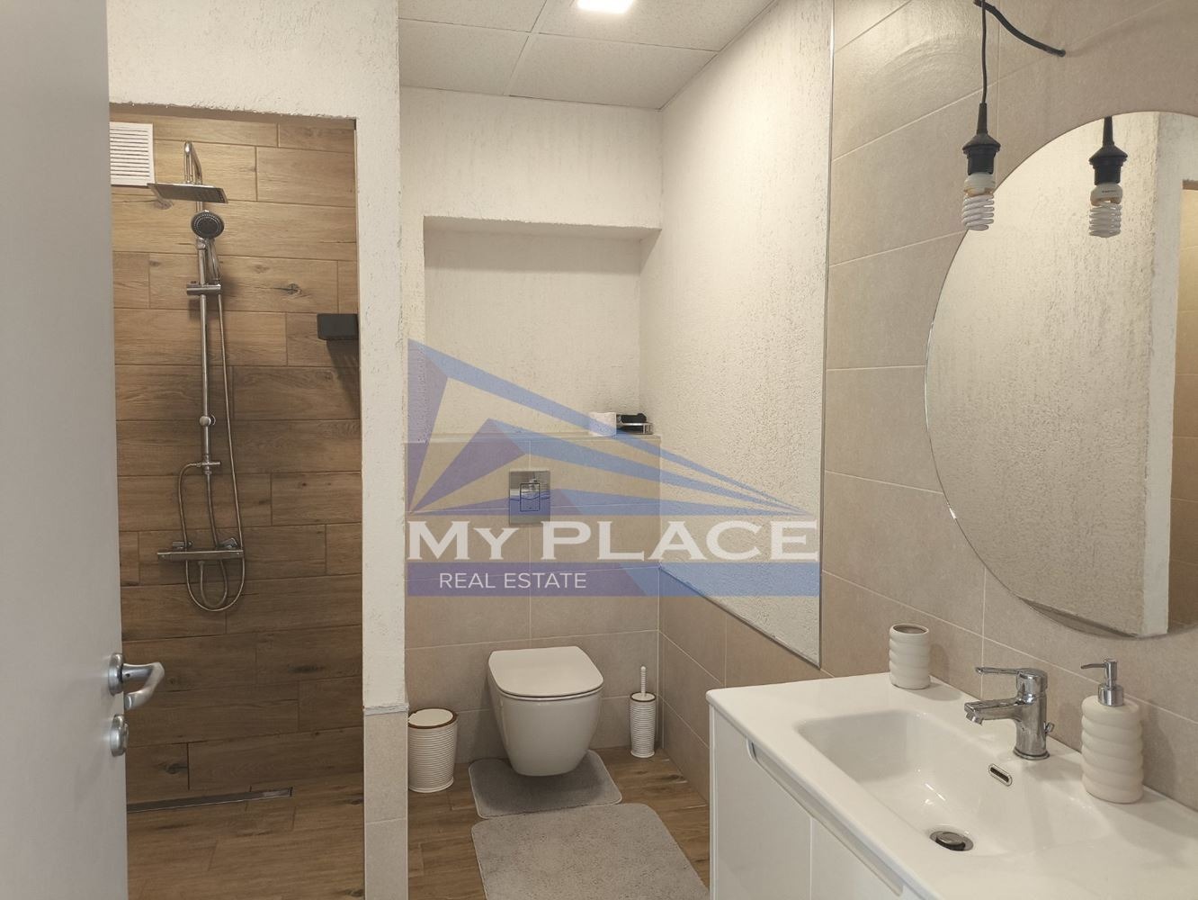 Продава ЕТАЖ ОТ КЪЩА, гр. Шумен, Център, снимка 5 - Етаж от къща - 54205107