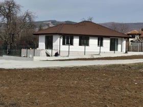 Обява Продава КЪЩА,с. Хераково, област София