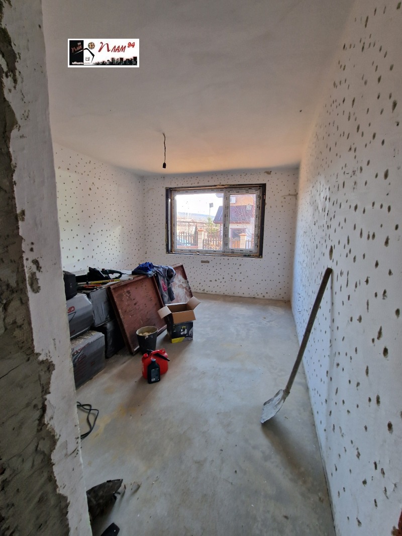 Till salu  Hus region Dobrich , Obrotjistje , 300 kvm | 30620368 - bild [4]