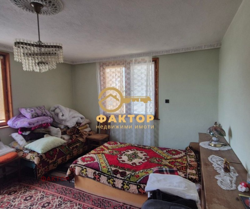 Till salu  Hus region Stara Zagora , Veren , 150 kvm | 17734156 - bild [7]