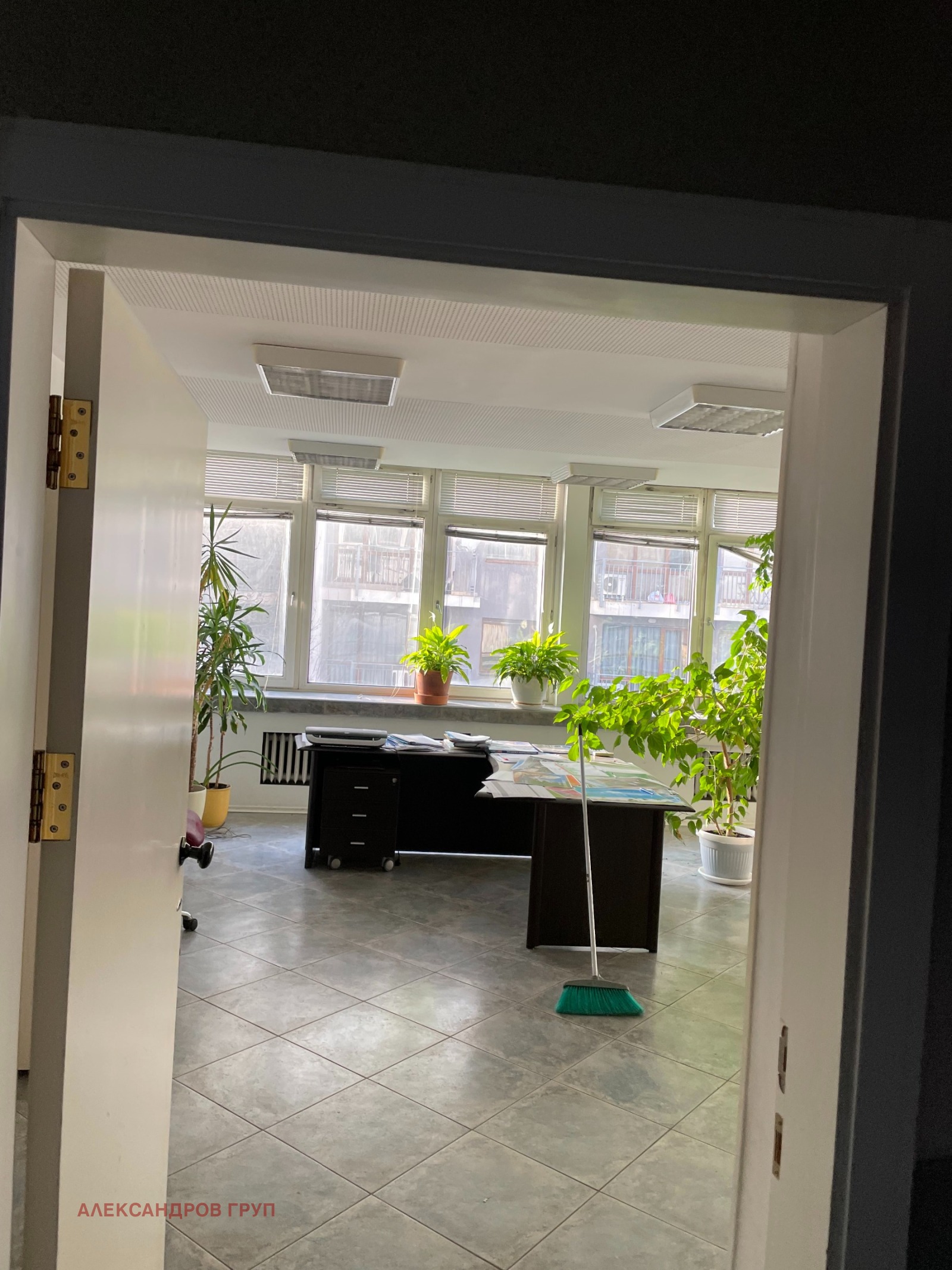 Продава ОФИС, гр. София, Център, снимка 2 - Офиси - 48905834