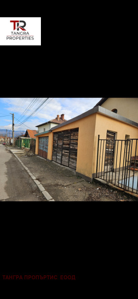 Casa Iztok, Pernik 13