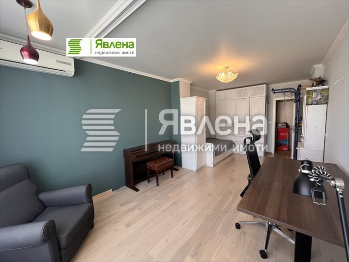 À venda  3 quartos Sofia , Mladost 3 , 146 m² | 73299832