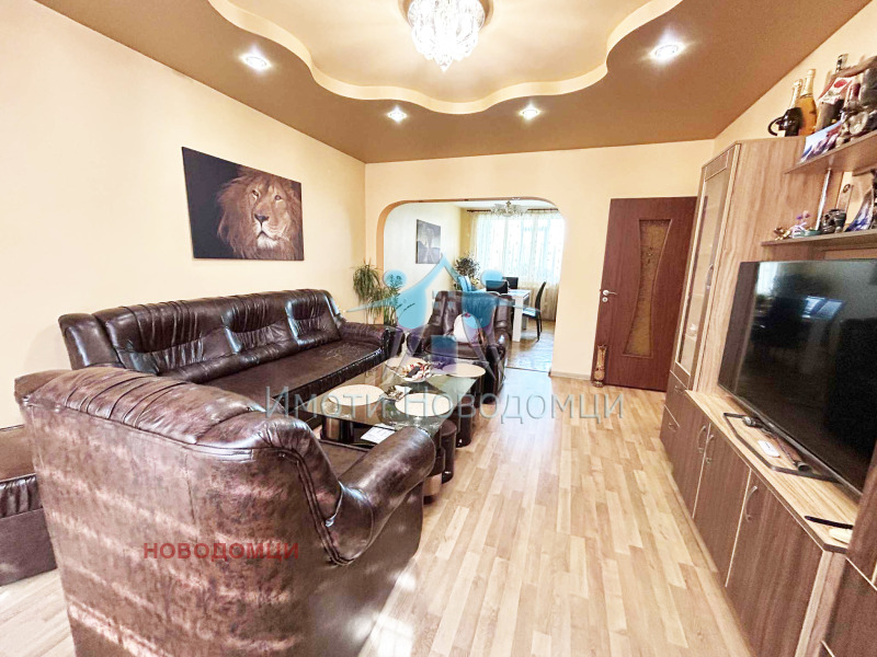 Продава 4-СТАЕН в град Шумен, Гривица - 97 кв.м / 169 900 € » 332 295.52 лв., НОВОДОМЦИ