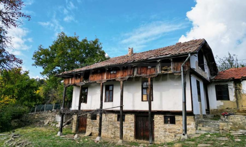 Продава КЪЩА в област Габрово, гр. Трявна - 99 кв.м / 55 000 € » 107 570.65 лв., СУПРИММО ОФИСИ В СТРАНАТА