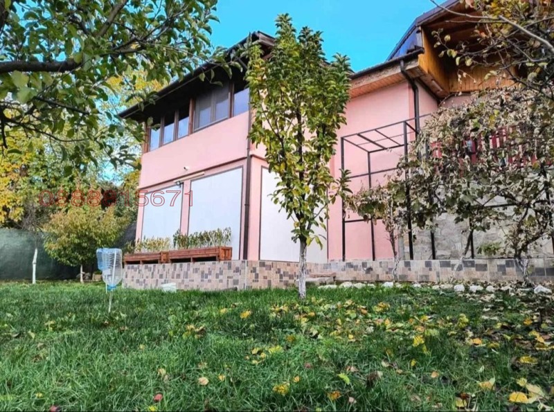 Продава КЪЩА, гр. Годеч, област София област, снимка 2 - Къщи - 53002004