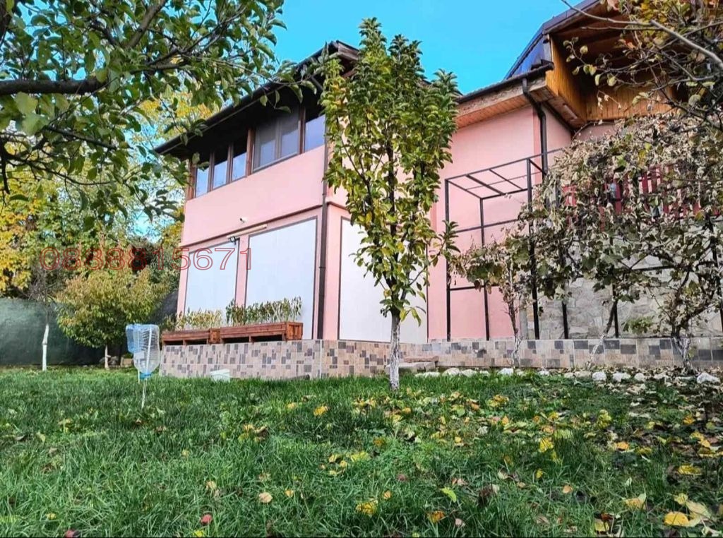 Продава КЪЩА, гр. Годеч, област София област, снимка 2 - Къщи - 53752207