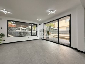 МАГАЗИН, 190 m2