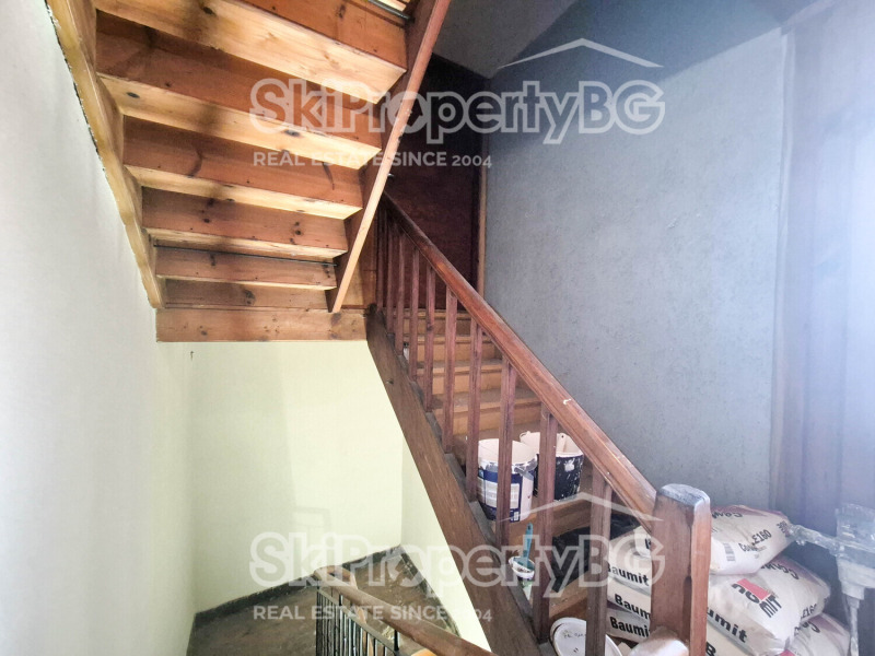 Продава ЕТАЖ ОТ КЪЩА, гр. Разлог, област Благоевград, снимка 15 - Етаж от къща - 52385097