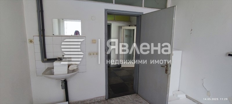 Продава ПРОМ. ПОМЕЩЕНИЕ, гр. Ботевград, област София област, снимка 10 - Производствени сгради - 55286949