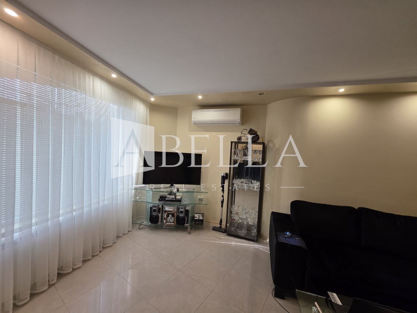 Продава 3-СТАЕН, гр. София, Център, снимка 3 - Апартаменти - 55478663