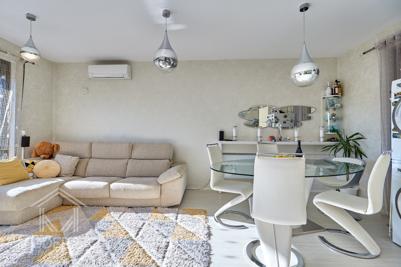 Продава 3-СТАЕН, гр. Бургас, Лазур, снимка 2 - Апартаменти - 52247821