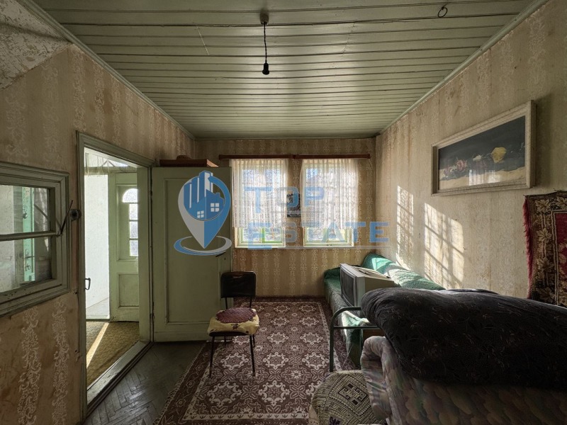 Продава КЪЩА, с. Ресен, област Велико Търново, снимка 3 - Къщи - 52288906