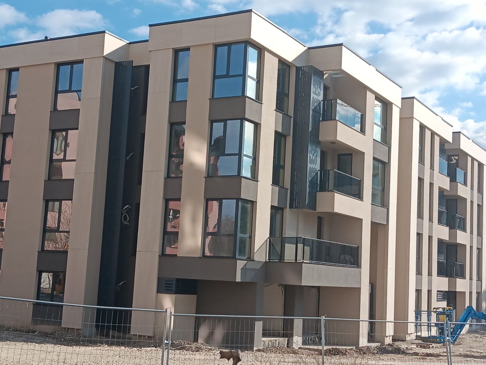 Продава 3-СТАЕН, гр. Пловдив, Остромила, снимка 3 - Апартаменти - 55055168