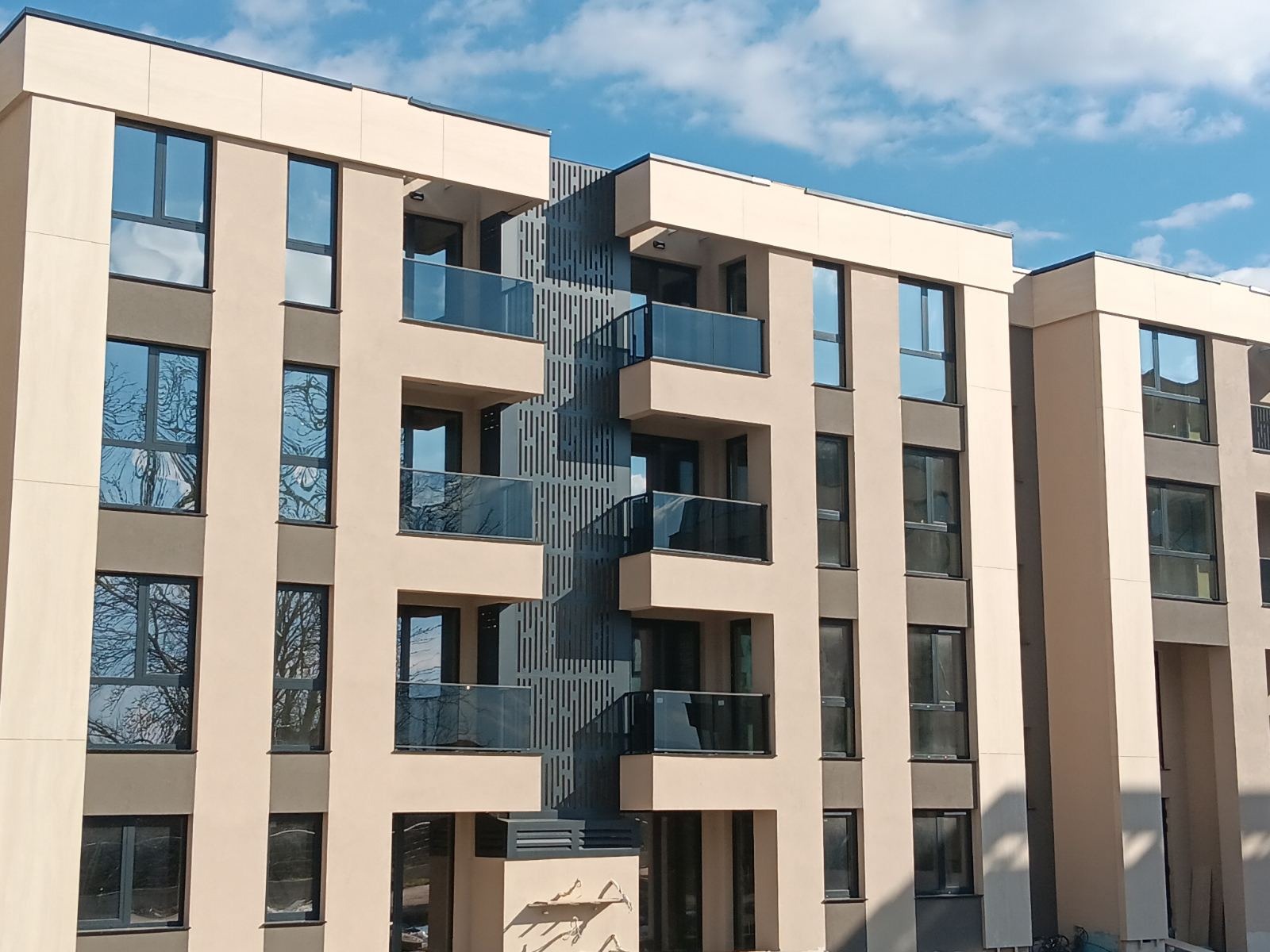 Продава 3-СТАЕН, гр. Пловдив, Остромила, снимка 2 - Апартаменти - 55055168