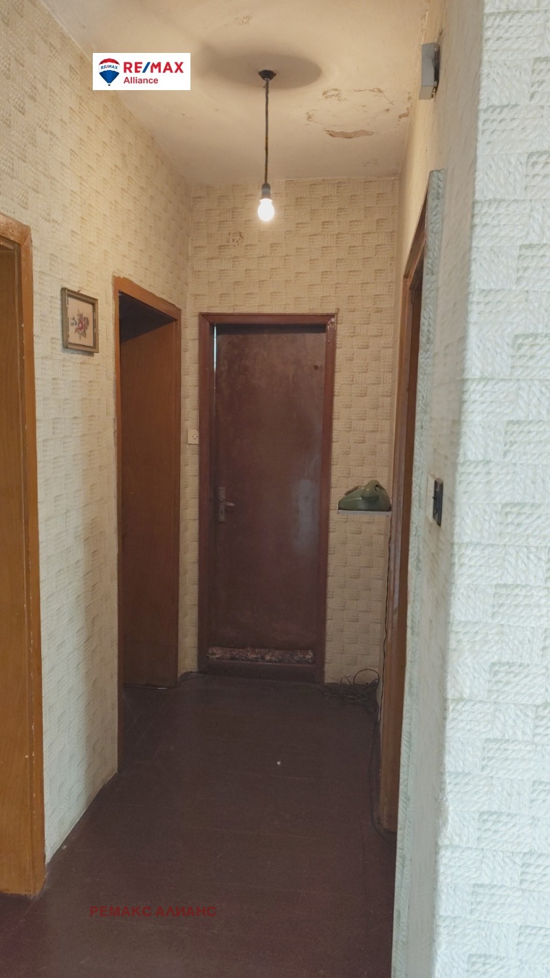 Продава КЪЩА, гр. Перник, Ралица, снимка 10 - Къщи - 49089944