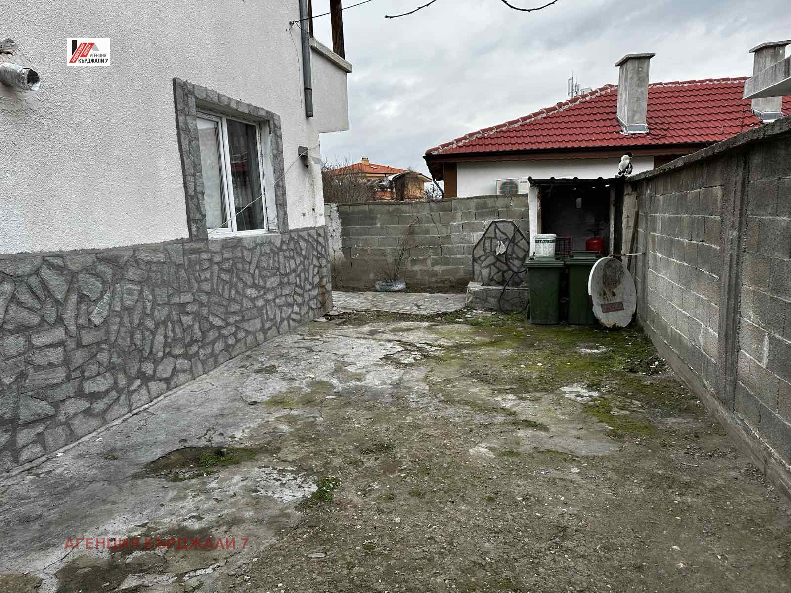 Продава КЪЩА, гр. Кърджали, Център, снимка 2 - Къщи - 44049147