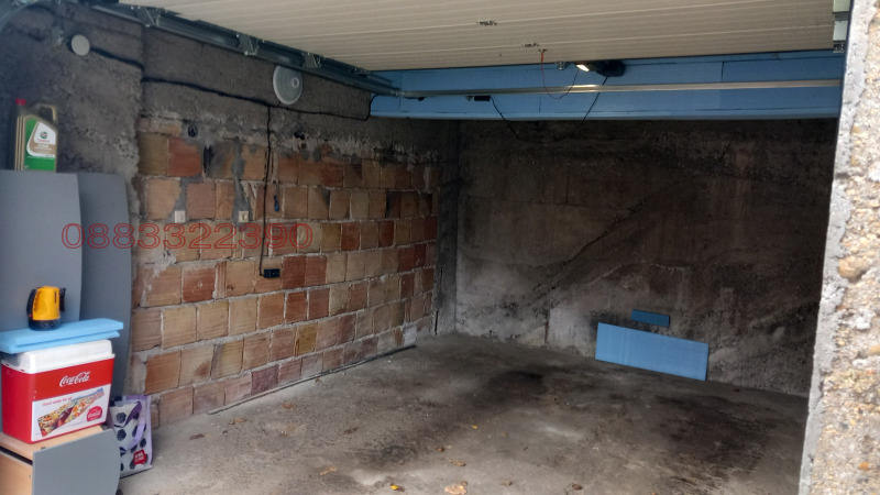 Продава ГАРАЖ, ПАРКОМЯСТО, гр. Казанлък, област Стара Загора, снимка 3 - Гаражи и паркоместа - 53155307