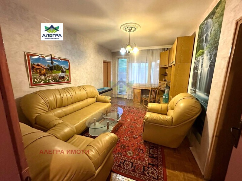 Till salu  2 sovrum Pazardjik , Centar , 85 kvm | 69077428