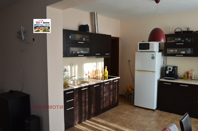 Продава КЪЩА в област Добрич, с. Стефан Караджа - 220 кв.м / 155 000 € » 303 153.65 лв., 1001ИМОТИ