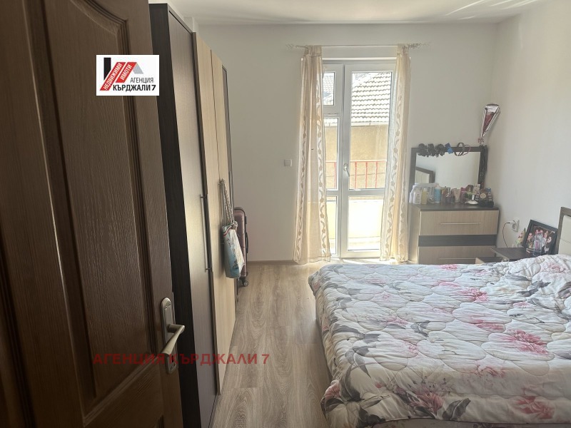 Продава  4-стаен град Кърджали , Студен кладенец , 110 кв.м | 41460092 - изображение [4]