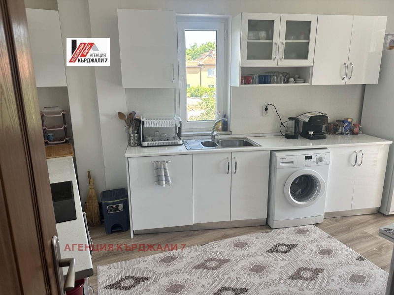 Продава  4-стаен град Кърджали , Студен кладенец , 110 кв.м | 41460092 - изображение [2]