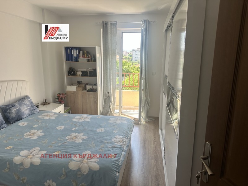 Продава  4-стаен град Кърджали , Студен кладенец , 110 кв.м | 41460092